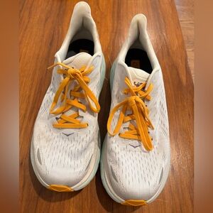 Hoka Clifton 8